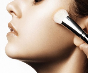 Illustration de l'article Une leçon de maquillage avec Armani