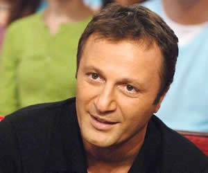 Illustration de l'article Arthur attaqué en justice par sa femme de ménage