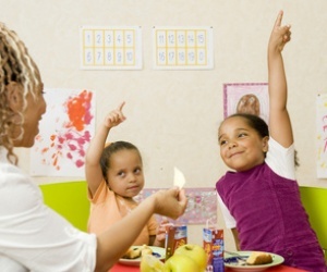 Illustration de l'article Contrat assistante maternelle : que doit-il contenir ?