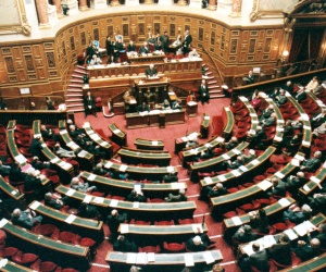 Illustration de l'article Le sénat prévoit de supprimer le régime de l'agrément des services à la personne