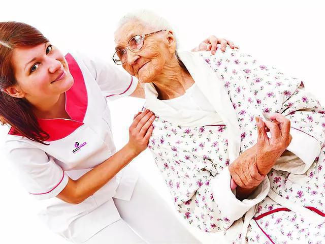 Illustration de l'article Pourquoi le SAAD Domahpa Services recrute ses auxiliaires de vie grâce à Aladom