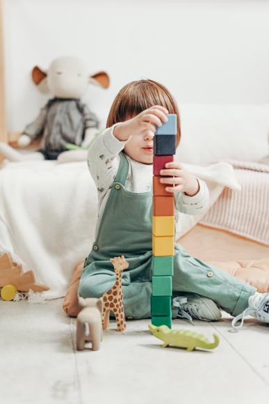Illustration de l'article Le crédit d'impôts immédiat pour la garde d'enfants de moins de 3 ans et les bénéficiaires de l'APA ne sera pas disponible début 2024