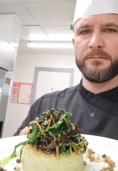 Illustration de l'article Grégory Sampino : un chef qui révolutionne la cuisine en Ehpad