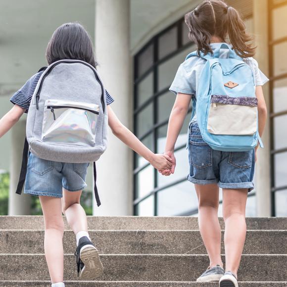 Illustration de l'article Découvrez si vous êtes éligible aux 423 € de l'Allocation de rentrée scolaire 2025