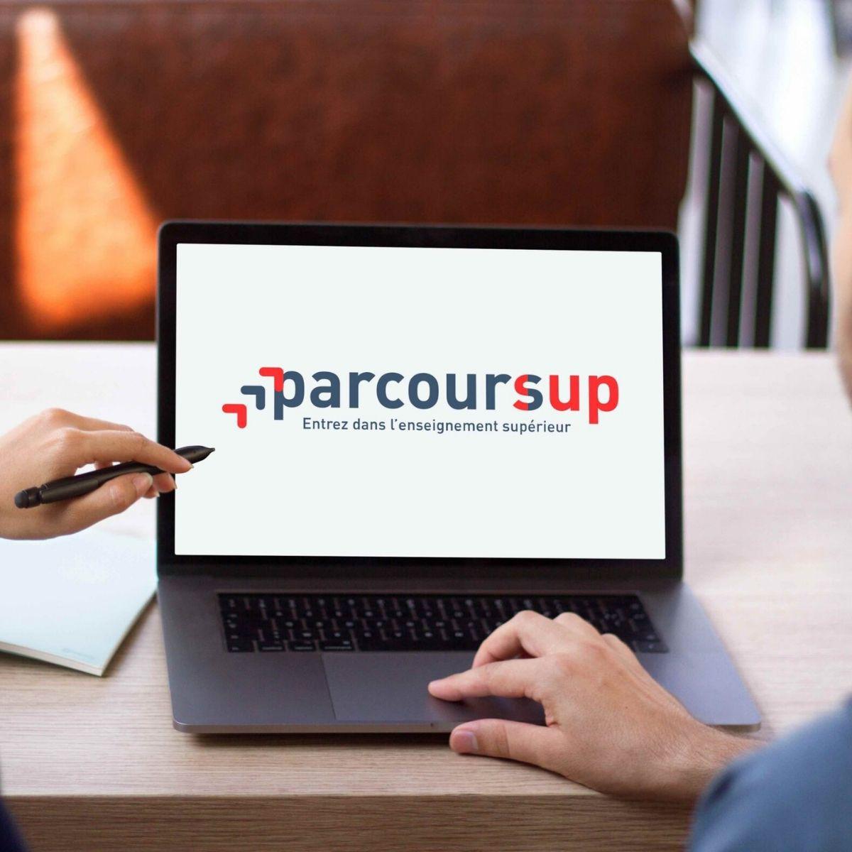 Illustration de l'article Parcoursup 2025 : premiers résultats, incertitudes et conseils pour garder la tête froide