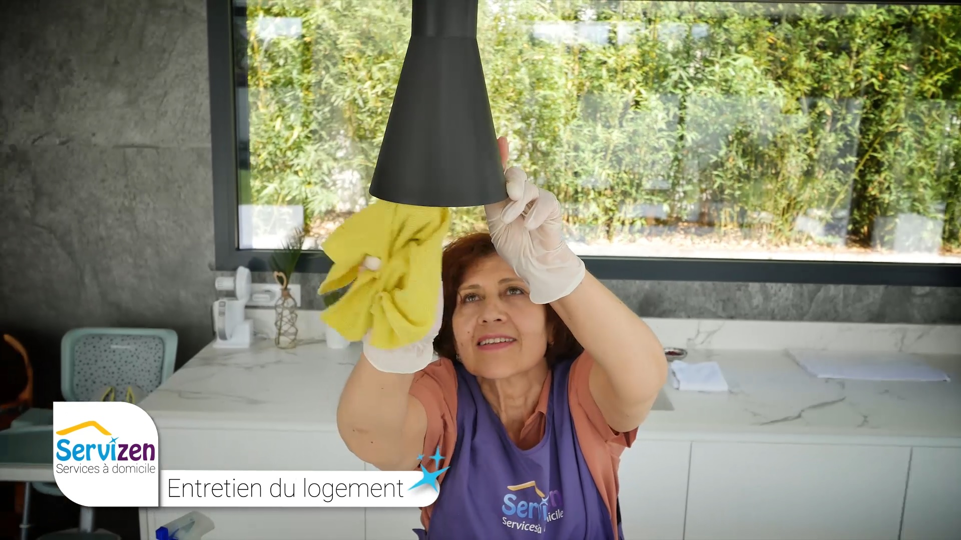 illustration Aide ménager / ménagère à domicile H/F