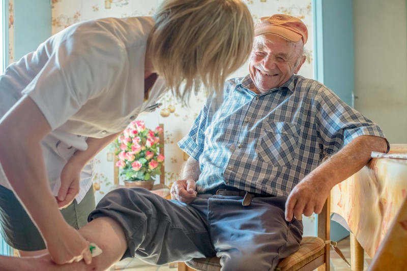 illustration Aide à domicile H/F - Job d'été