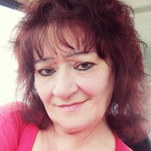 Je propose ma disponibilité pour aider les personnes âgées ou les familles dans leurs tâches quotidiennes ( ménage, repassage, courses, repas, entretien ou petit jardinage, etc ..)