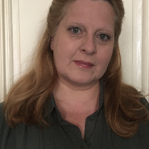 Aide à la personne dépendante , toilette, lever, coucher, préparation des repas , prise de médicaments , courses, menage