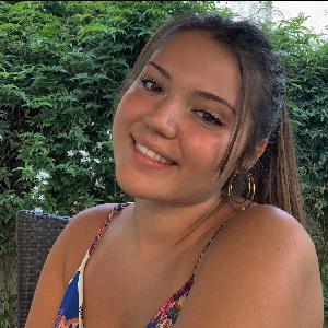 Baby-sitter sur istres, cours d’espagnols, ménages, repassage