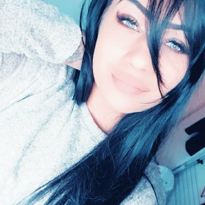 Auxiliaire de vie à domicile/ agent polyvalent en EHPAD ou Maison de retraite.