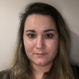 Aide à toutes personnes. Cuisine, ménage, garde animaux etc …