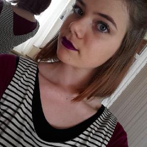 Etudiante nantaise à votre service