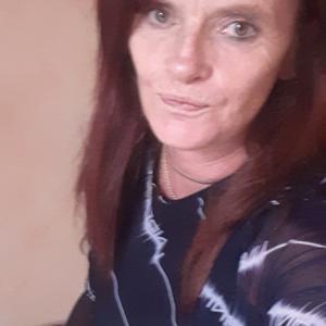 Travailler dans les hôpitaux en temps que femme de ménage ou dans des bureaux et espace communs