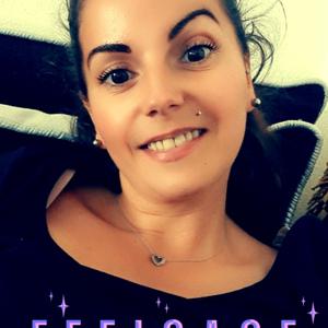 Bo jour je vous propose mes services pour garder vos enfants j'ai deux filles qui so t actuellement au collège j'ai garder des enfants depuis 2017 jusqu'à se qu'ils rentre à l'école maternelle .