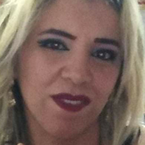 Bonjour je suis une femme de ménage sérieuse motivée er dynamique et confiance cherche heure de ménage  garde enfant  faire à manger et aussi repassage merci cordialement  Contrat cesu