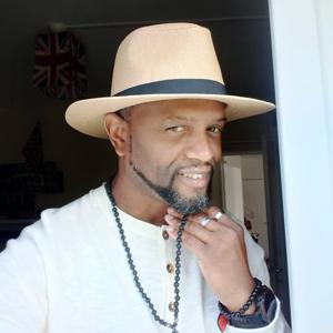 homme de 46 ans cherche a faire petit menage chez particuliers habitant sur gien ,pas loin de Carrefour /Auchant/Aldie.