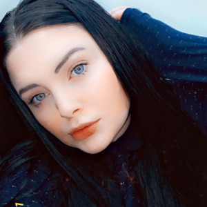 Je suis à vos disposition pour la garde de vos enfant, ou même du ménage