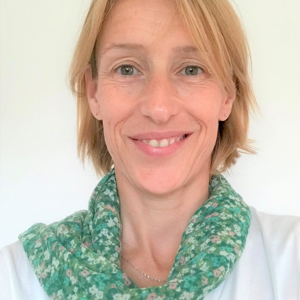 Massage assis sur chaise ergonomique ou massage à l'huile