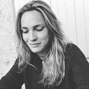 Auxiliaire de vie (toilettes, aide au repas, transfert, cuisine, promenade, papiers administratifs,...)