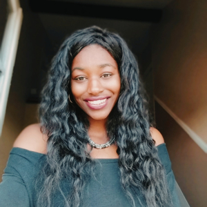 Baby-sitter, animatrice et hôtesse