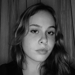 Ménages, baby-sitter.