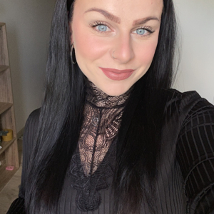 Laura à votre service