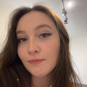 étudiante donne cours de bio niveau collège/lycée