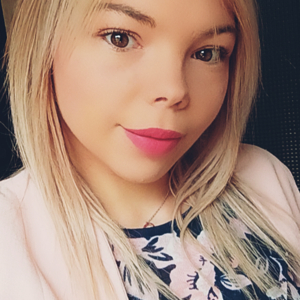 Coiffeuse et prothésiste ongulaire a domicile