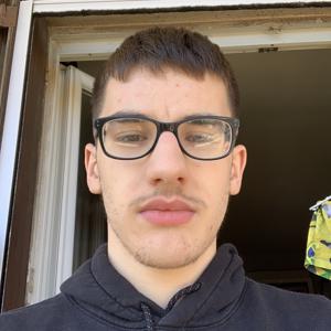 Aide les personnes âgées dans la situation du quotidien