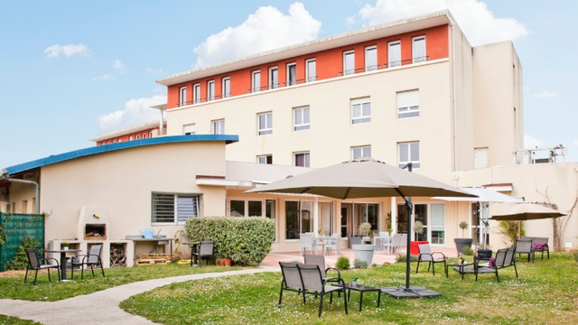 photo couverture LES AMANDIERS