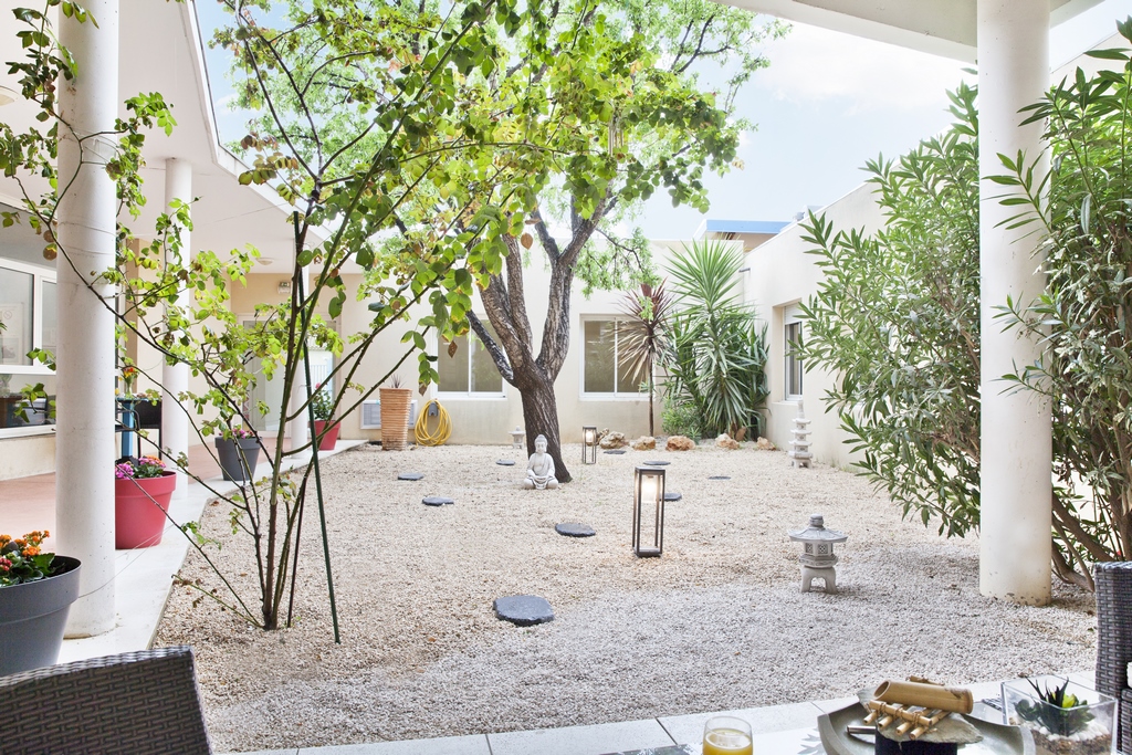 image 3 de LES AMANDIERS