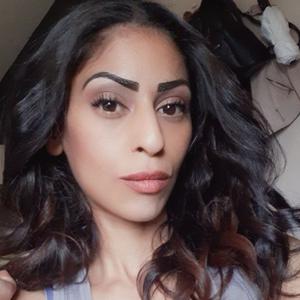 Suite à un parcours en relation client en entreprise .  Je me suis requalifiée  en tant, qu'agent d'entretien, particulièrement au sein des  Ehpad et j'aimerais me développer dans ce domaine.