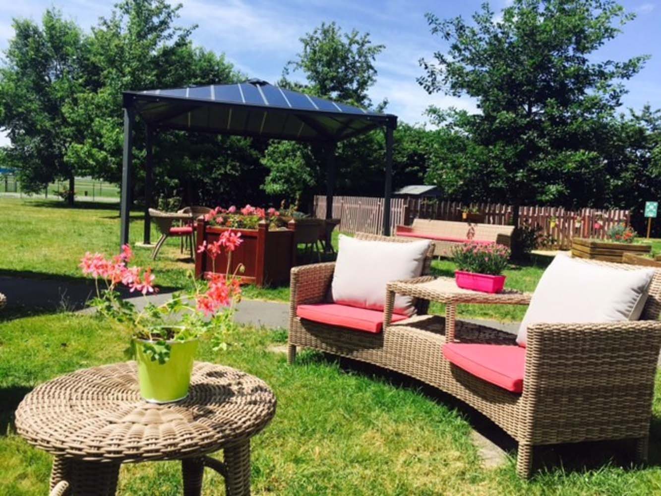 image 2 de EHPAD Résidence Le Champ de l'Ormeau