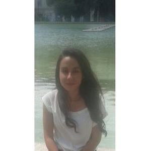 Coralie, aide à domicile