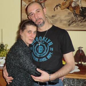 Cuisinier chevronné en Ephad, en foyer socio médicaux, spécialiste en textures mixée ou hachées, en types de régime et en normes haccp en vigueur dans la cuisine socio médicale,