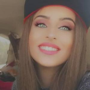 Aide aux devoirs,donner des cours particiliers, enseigner le francais et l'arts plastiques