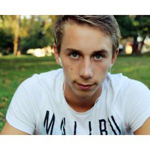 Baby-sitter à Libourne (17 ans)