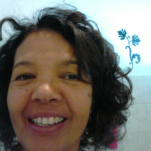 Bonjour, je souhaite mettre mon savoir faire du quotidien au service de personnees âgées.je suis disponible actuellement.