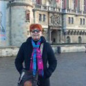 Alla, 60 ans donne des cours de russe