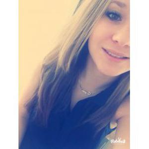 Jeune fille propose de garder vos enfants