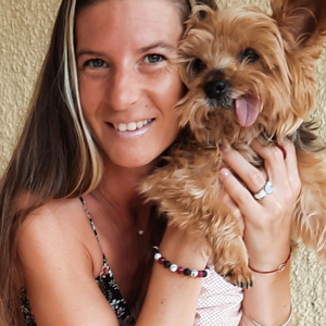 Nath  pet siter chien et chat garde a mon domicile , promenades et visites,