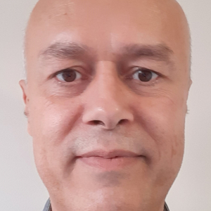 Ingénieur en Productique donne cours d'informatique