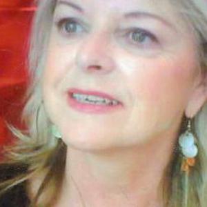 Ashley, 57 ans donne des cours d'anglais