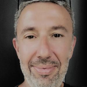 Aide administrative, aux courses, au ménage, à l'entretien, aux espaces verts. e