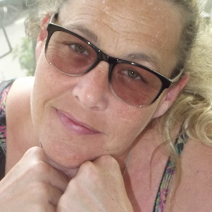 Mandy, 19 ans suffisamment qualifié pour garder vos enfants