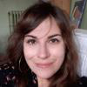 Etudiante avec expérience dans le secteur du service à la personne cherche complément de revenus dans le secteur du soin