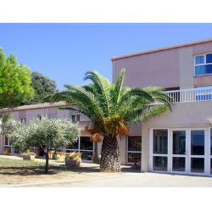 Les Pins Bleus , un cadre très agréable en bord de mer