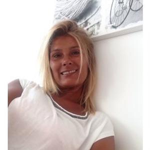 Celine , 44 ans