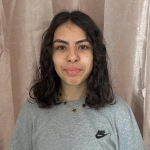 Aide aux devoirs, jeux et baby-sitting –Mélina , 17 ans.